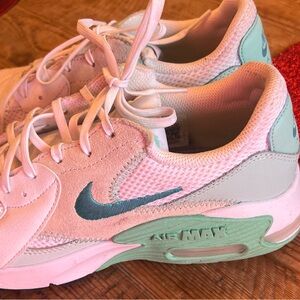 Nike Women's Sneakers in Pink and Mint